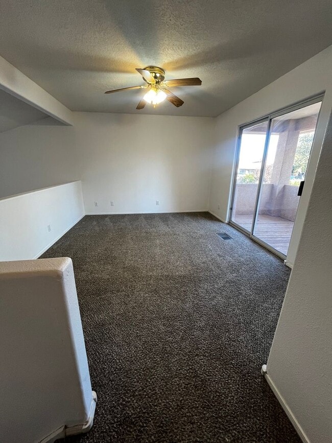 Building Photo - Beautiful 5 bedroom home located in Rio Ra...