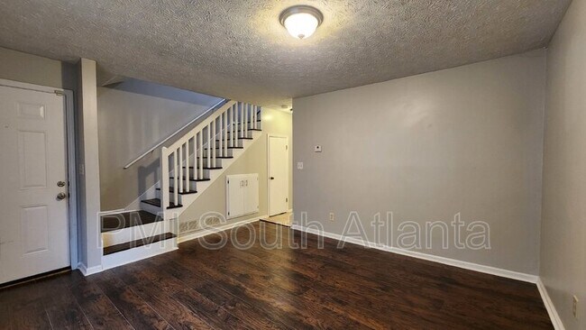 Foto del edificio - 828 Ridge Ave