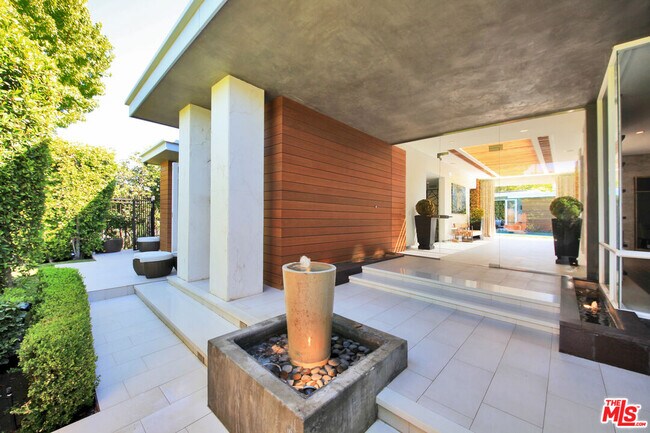 Building Photo - 3054 Elvido Dr