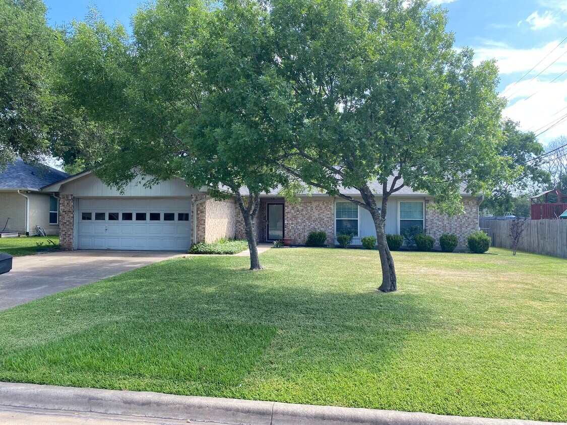2911 Hillside Dr, Bryan, TX 77802 House Rental in Bryan, TX