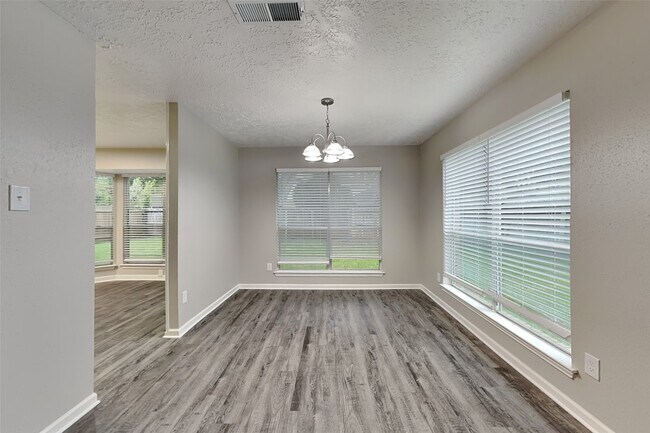 Foto del edificio - 16318 Elmwood Point Ln