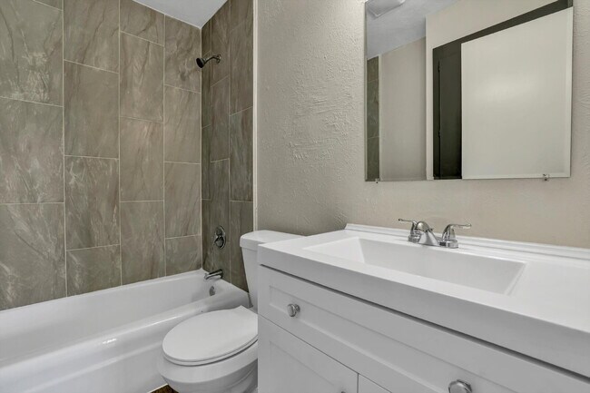 Building Photo - $1,000 OFF first month rent.