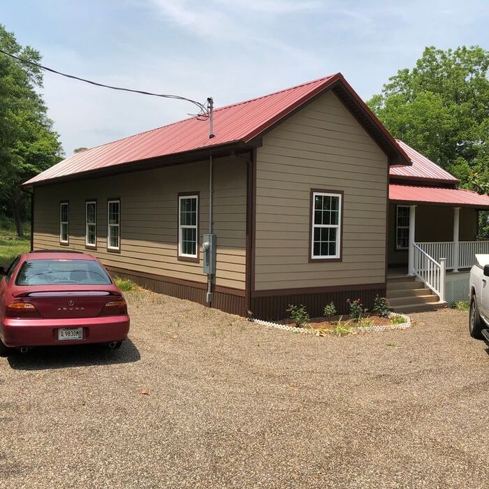 Primary Photo - Remodeled home in Norris