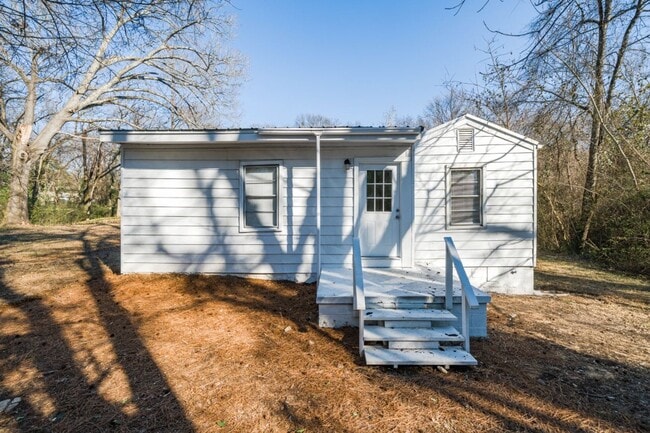 Building Photo - Super Cute & Private Hueytown Home Tucked Away on a Quiet Cul-de-Sac