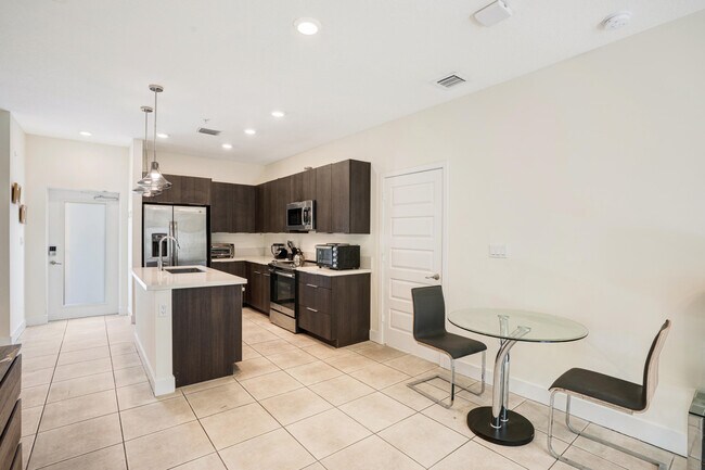 Foto del edificio - 4725 NW 85th Ave