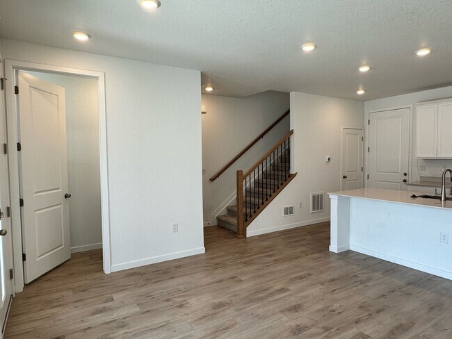 Foto del edificio - 7348 W Asbury Dr