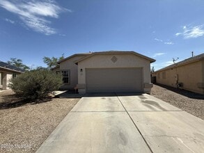 Building Photo - 6479 E Nelson Dr