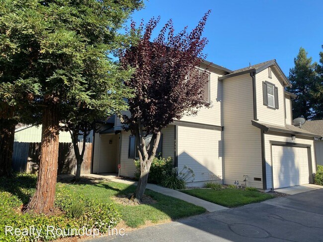 Building Photo - 3 br, 3 bath House - 6318 Laguna Mirage Ln
