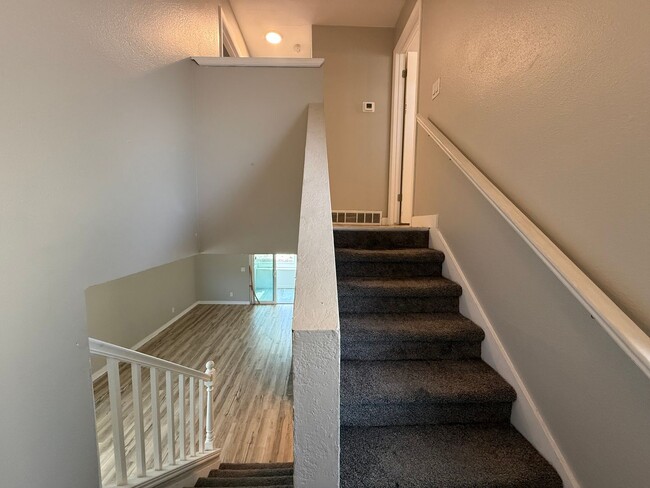 Building Photo - 680 E Malibu Dr