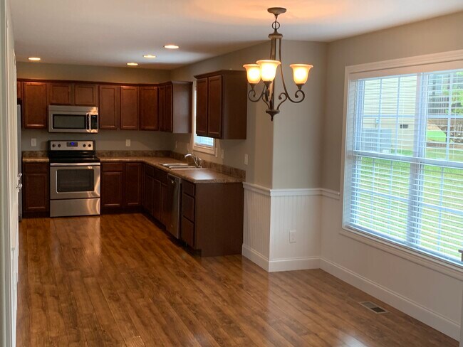 Foto del edificio - 3414 Pond Run Way