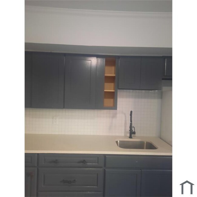 Building Photo - 3 Bedroom House for Rent PHA inspected, 2-...