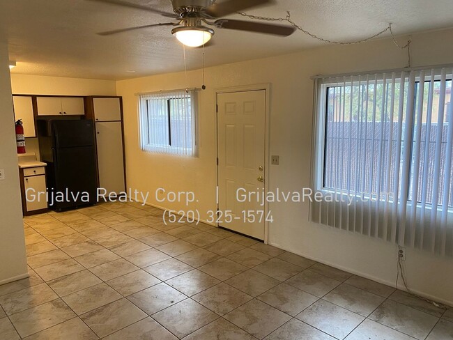 Building Photo - 2439 N Fontana Ave
