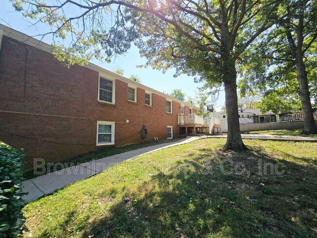 Building Photo - 927 Neuhoff Ln