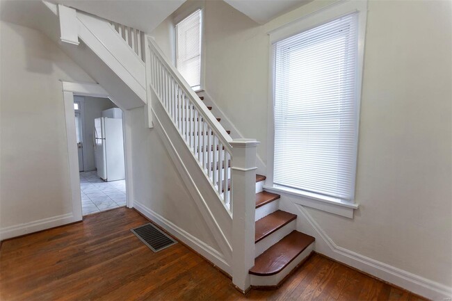 Building Photo - 5334 Gilson Ave