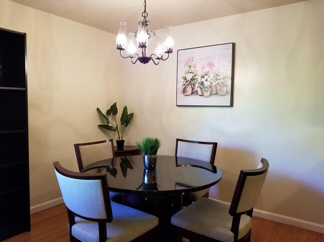 Dining Room - 2101 Rock St