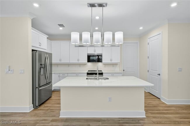 Building Photo - 10279 Bonavie Cove Dr