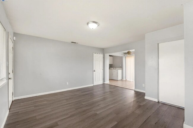 Foto del edificio - 6780 75th St