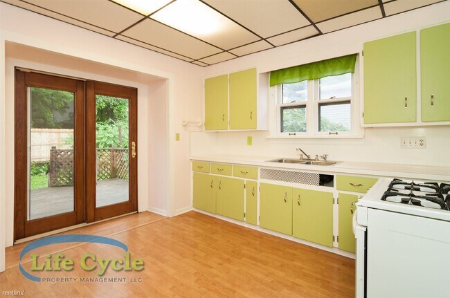 Building Photo - 2 br, 1 bath House - 636 Innes St NE