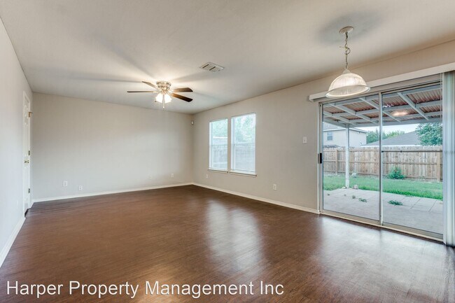 Foto del edificio - 4 br, 2.5 bath House - 10915 Buckskin Bend