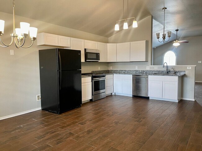 Foto del edificio - All the Extras! Super Nice Remodeled 3/2/2...
