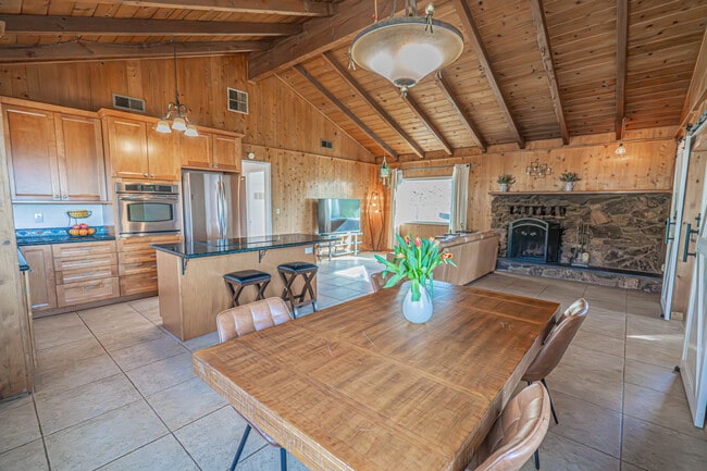 Building Photo - 35315 Glenwall St