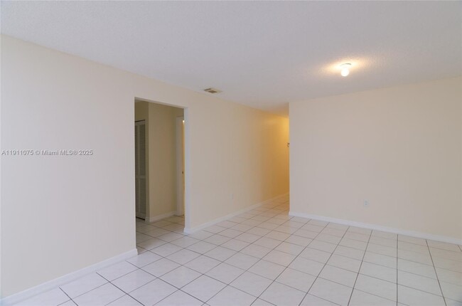 Foto del edificio - 3373 SW 28th Terrace