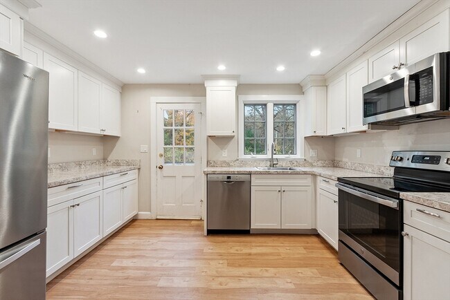 Building Photo - 40 A Baker Bridge Rd