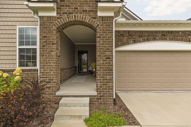 Building Photo - 402 Henstride Ct