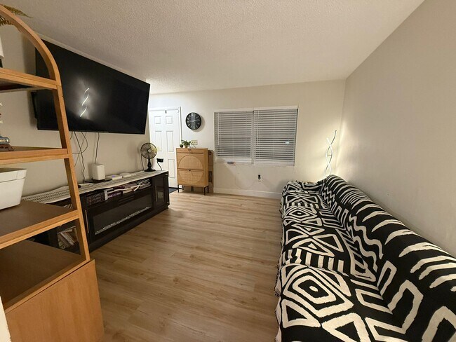 Foto del edificio - 1016 SW 62nd Ter