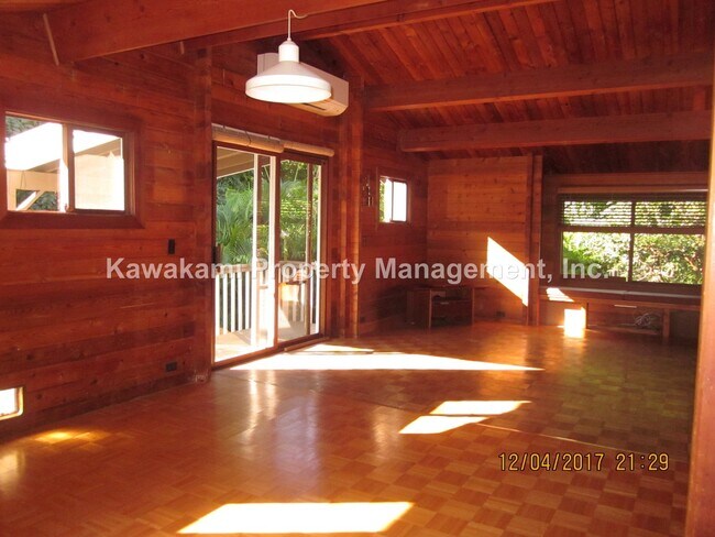 Foto del edificio - Available June 1, 2024 - Large Home in Lus...