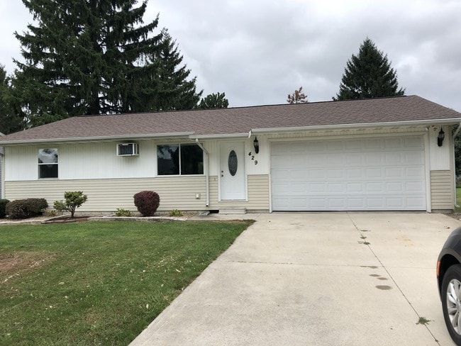 Building Photo - 429 N Park Ln