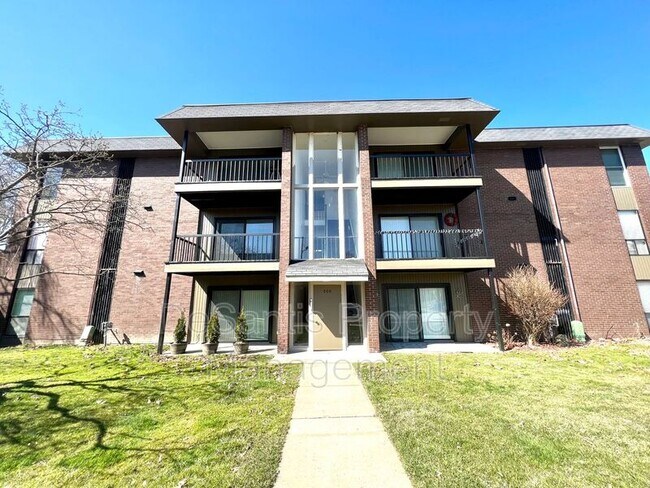 Building Photo - 800 College Park Dr