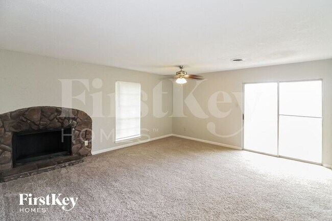 Foto del edificio - 6635 Wesfield Cove