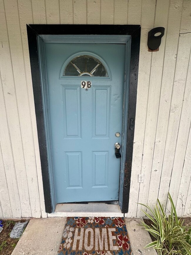 Foto del edificio - 2 BED 1 BATH READY TO RENT IN PLANT CITY!
