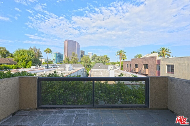 Foto del edificio - 234 S Gale Dr