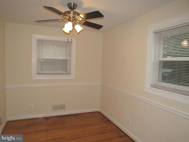 Building Photo - 121 E Glendale Ave