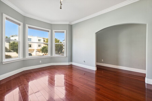 Building Photo - OPEN HOUSE:Tuesday(10/15) 6pm-6:30pm  Spac...