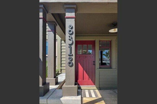 Foto del edificio - 8318 Allison Ave