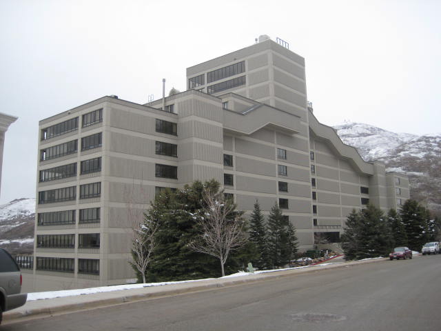 Primary Photo - 3125 E Kennedy Dr