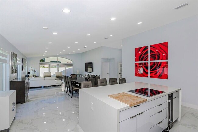 Foto del edificio - Southwest 191st Avenue, Pembroke Pines, FL 33029 - 3 BR 2 BA single-family home