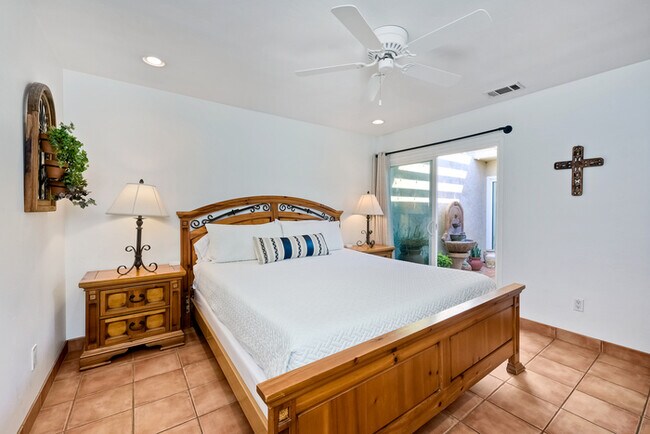 Building Photo - 5100 El Arbol Dr