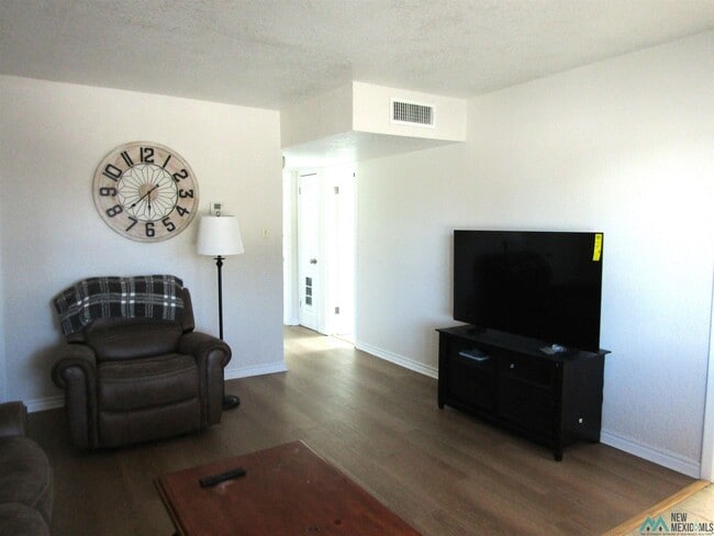 Building Photo - 903 S 10th St