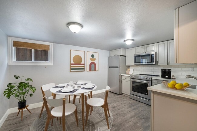 Foto del edificio - Chic Alberta apartment near Portland Farmers Market