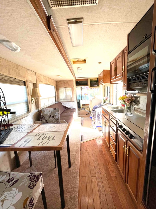 Building Photo - 1140 E Arques Ave