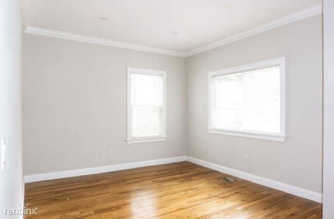 Foto del edificio - 9 Woodside Ave