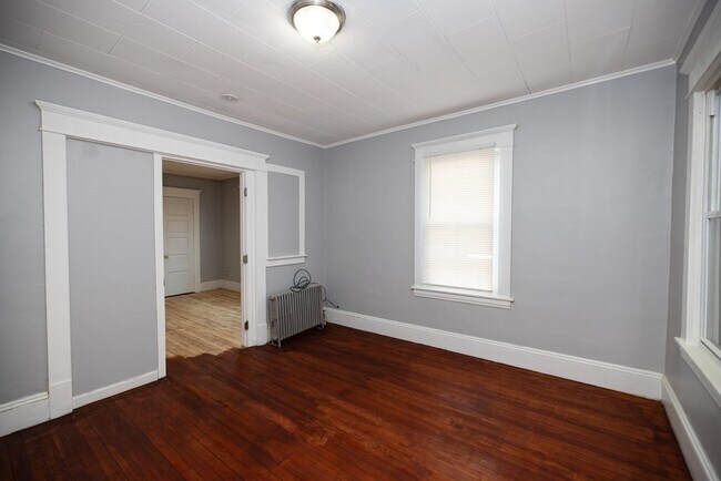 Building Photo - 58 Johnson St