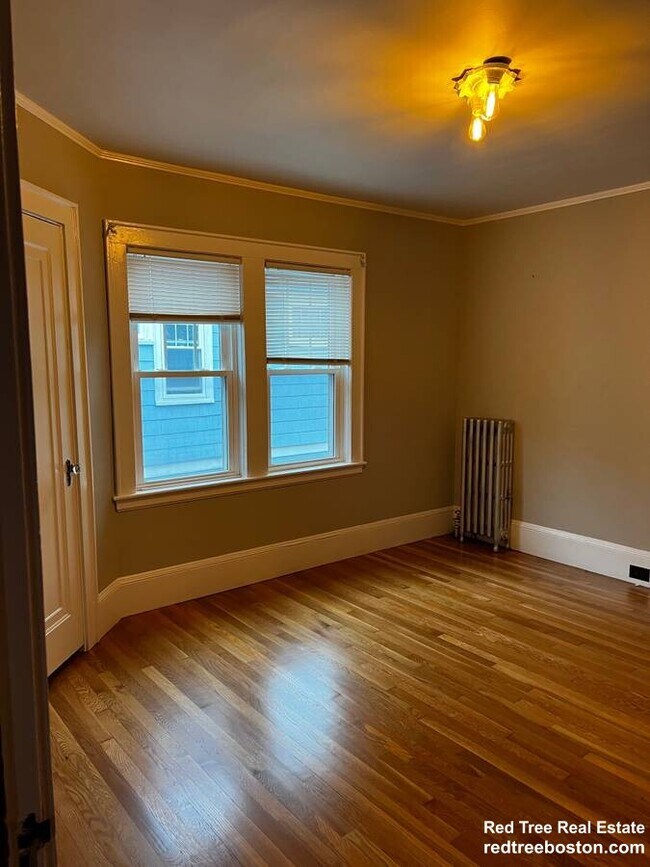 Building Photo - 4 Seagrave Rd