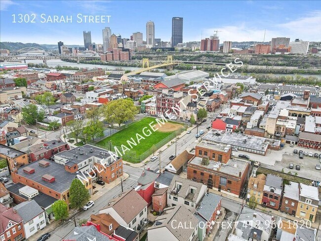 Building Photo - 1302 Sarah St