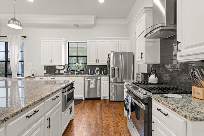 Building Photo - 1408B W 26th St