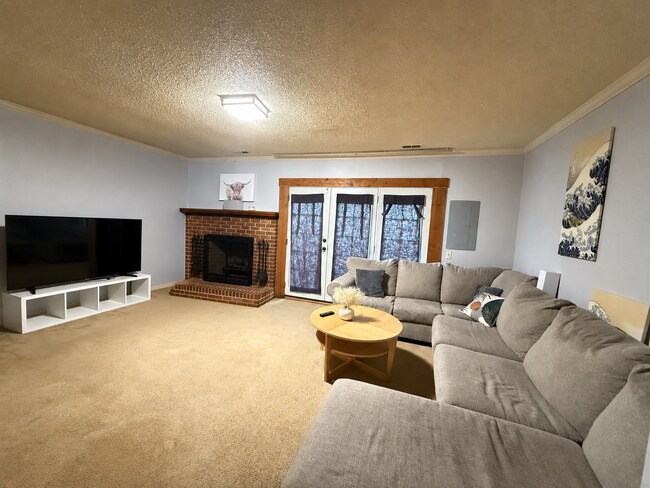 Building Photo - 3BR Virginia Beach Home with Fenced Yard!